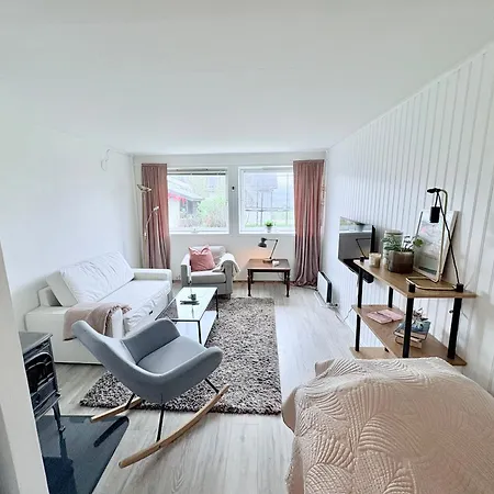 Cozy Close To Nature Lägenhet Tromsø