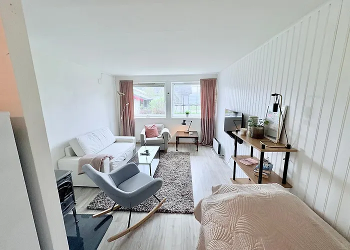 Cozy Close To Nature Lägenhet Tromsø